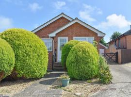 Rest-a-while, holiday home in Freshwater