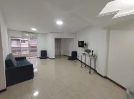 Apartamento amplo pé na areia - Itapema 180m da Praia