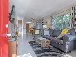 Fifties Flat MidCentury flat in heart of Brandon