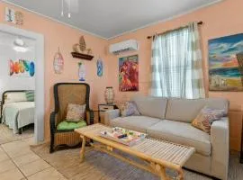 Island Time 1BR WATERFRONT Apt with View of the Bay