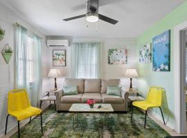 Deco Drive WATERFRONT 1Bed Apartment on the Bay, hotel u gradu 'Tampa'