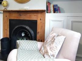 Windsor Cottage: Cosy, Charming, Full of Character บ้านพักในวินด์เซอร์