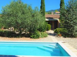 Holiday Home near Mont Ventoux Ski Resort, hotel a Bédoin