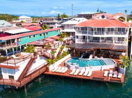 Tropical Suites Hotel, hotel in Bocas Town