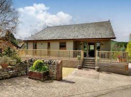 Woodhouse Lodge, cheap hotel in Pooley Bridge