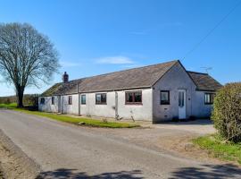 Angerton Cottage, hotel with parking in Kirklinton
