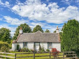 Toll Cottage, hotel with parking in Forgandenny