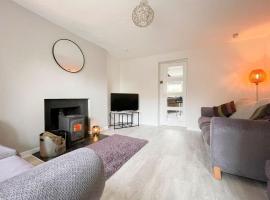 Academy Street Cottage, holiday home in Tain