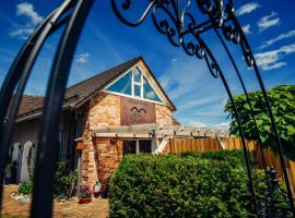 Altes Gewölbe mit Sauna und Whirlpool im Außenbereich, παραλιακή κατοικία σε Elsterheide