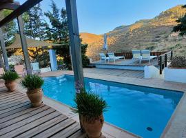 Cortijo Vacas Gordas B&B โรงแรมราคาถูกในคาสเตล เด เฟโร