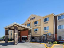 Comfort Inn & Suites Waterloo - Cedar Falls, hotell i Waterloo