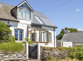 Collingwood Cottage, hotel with parking in Marloes