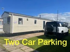 Rhyl 3 bedroom caravan with parking pool beach play area restaurant at lyons robin hood