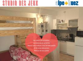 Studio des Jeux - Alpe d'Huez Hyper Centre - 4-5 personnes - Wifi, hotel en Huez