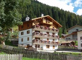 Majon Di Roces, villa in Canazei