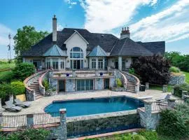 8 Mi to Dtwn Expansive Estate in Gettysburg!