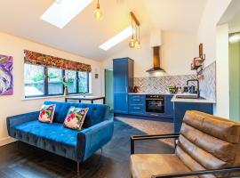 Lotties Luxurious Lodge - Uk36784, holiday home in Sutton Valence