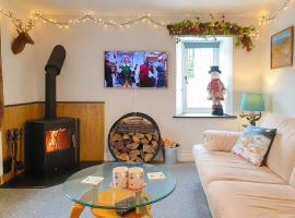Christmas Cottage, pet-friendly hotel in Cheddar