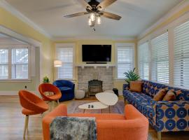 Spacious Bungalow with 6 Beds, Games, and Fire Pit - Close to Beale Street, BBQ, Graceland, & Liberty Bowl