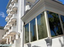 Hotel Gallia Palace, hótel í Rímíní