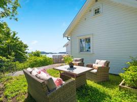 Kragerø hytte havsutsikt, Hotel in Kragerø