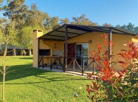 Posada del Pio, Granja, hotel a Termas del Daymán
