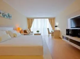 Blanco Apartment Hotel