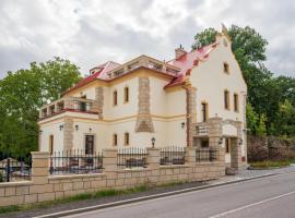 Villa Libosad, hotel sa Jičín