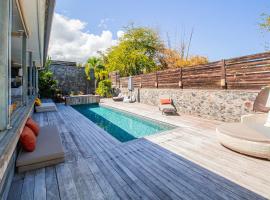 Couleur Sables - belle villa avec piscine chauffée - St Gilles les Bains Grand Fond、サンジルレバンのホテル