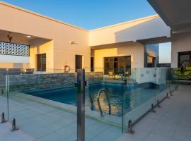 The Dannah, hotel v destinaci Barka