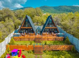 Modern Wood Cottages, cheap hotel in Mtskheta