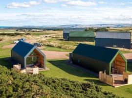 Lodges at Whitekirk Hill some with Hot Tubs - North Berwick, hotel in Whitekirk