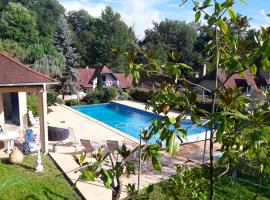 Villa de 4 chambres avec piscine privee terrasse amenagee et wifi a Jurancon, hotel u gradu 'Jurançon'