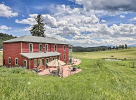 Conifer Charmer with Spectacular View on 100 Acres!, cottage di Conifer