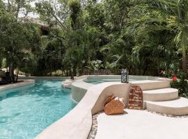 Cachito de Cielo Luxury Jungle Lodge, chal&eacute; alpino em Tulum