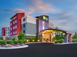 Holiday Inn Express Hotel & Suites Butte, an IHG Hotel, хотел в Бют