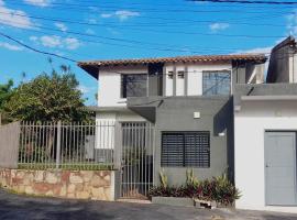 Apartamentos Victoria, khách sạn gần Bicentennial Astronomical Center, Asuncion