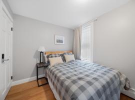 Easy Commute South Boston 4BR 1BH Apt, hotel em Boston