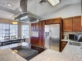 Pet-Friendly Condo with Pool about 7 Mi to Dtwn Chandler