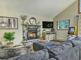 Charming Albrightsville Home with Gas Fire Pit!