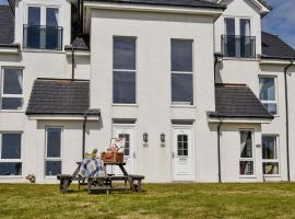 Seaviews And Hot Tub At The Fairways - Uk39821, poceni hotel v mestu Portpatrick