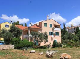 Apartments with a parking space Sveti Jakov, Losinj - 8011，內里吉恩的公寓