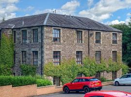 Mill Court, hotel with parking in Dunblane