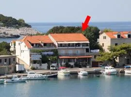 Apartments by the sea Zaklopatica, Lastovo - 8341