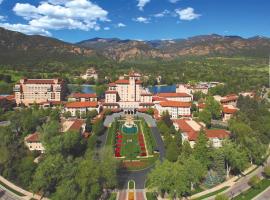 The Broadmoor, hotel near Cheyenne Mountain Zoo, Colorado Springs