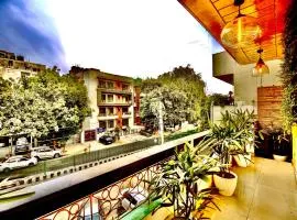 Lime Stays B&B GK-2 at Greater Kailash Metro South Delhi nearby Saket Select City