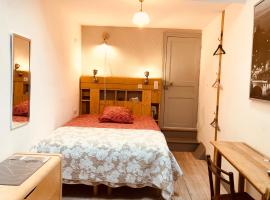 Chambre-studio Le 42, hotel v destinaci Nogent-le-Rotrou