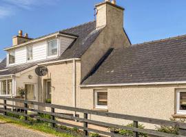 Loch View, holiday home in Raerinish