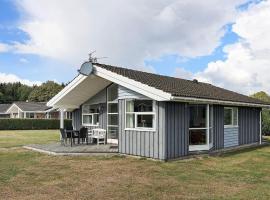 6 person holiday home in Rudk bing, hotel em Spodsbjerg