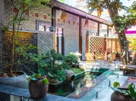 Nana Homestay & Villa